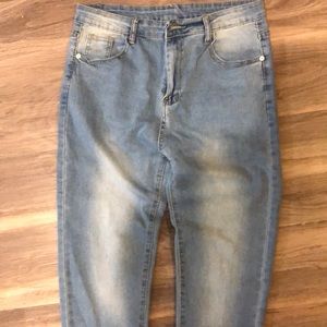 Light wash skinny jeans